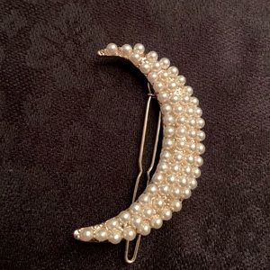 Crescent Moon Pearl Barrette in Gold